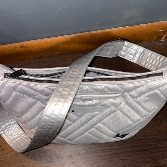 Lug Metallic Silver Harmony Lux Crossbody Bag - Picture 3 of 7